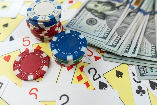Live dealer blackjack table and slot game interface on kantinslot login